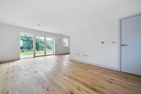 Click the photo for more details of Ipplepen, Devon