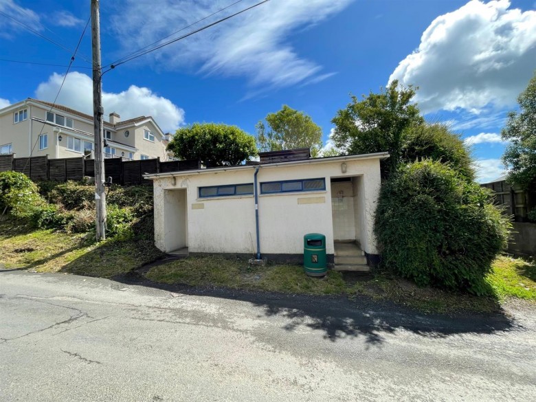 Click the photo for more details of Moor Road, Staverton, Totnes