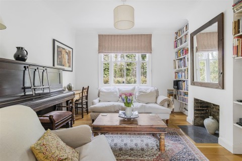 Click the photo for more details of Burnside, Cambridge