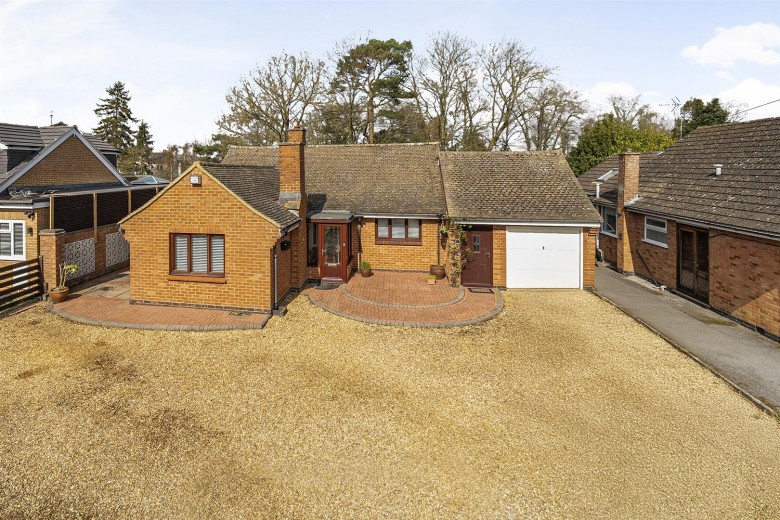 Click the photo for more details of Crick Road, Rugby, CV21