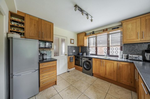 Click the photo for more details of Crick Road, Rugby, CV21