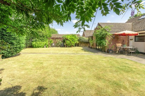 Click the photo for more details of Crick Road, Rugby, CV21