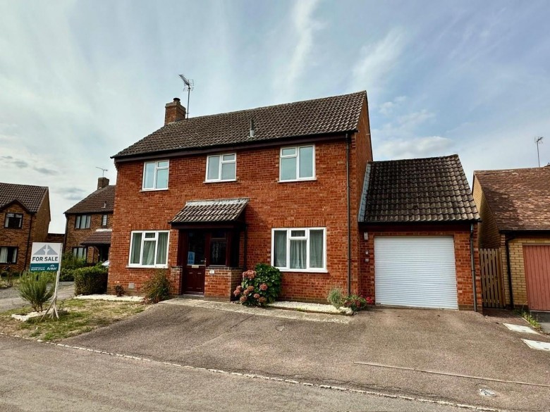 Click the photo for more details of Gascoigne Way, Bloxham, Banbury