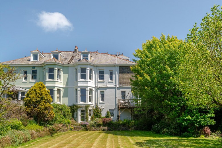 Click the photo for more details of Golf Links Road, Yelverton