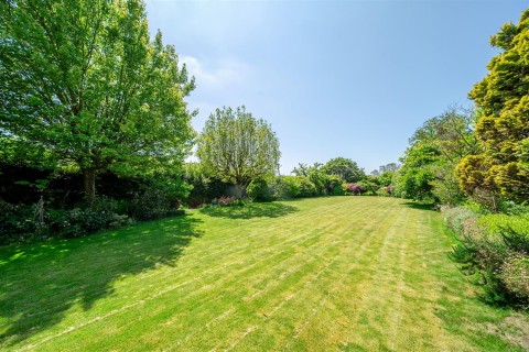 Click the photo for more details of Golf Links Road, Yelverton