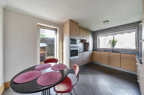 Click the photo for more details of The Fairway, Daventry, NN11
