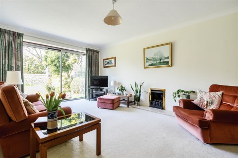 Click the photo for more details of Milton Malsor, Northamptonshire, NN7