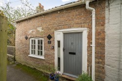 Images for Greenings Court, High East Street, Dorchester
