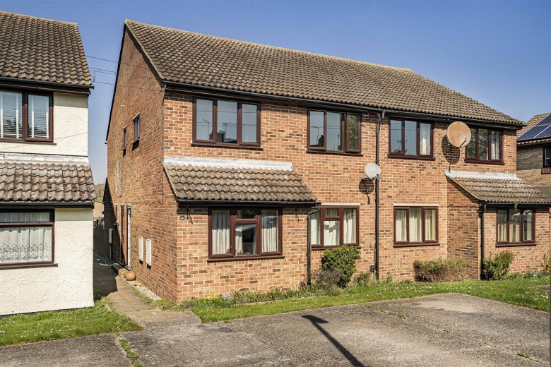 Click the photo for more details of Hyll Close, Great Chesterford
