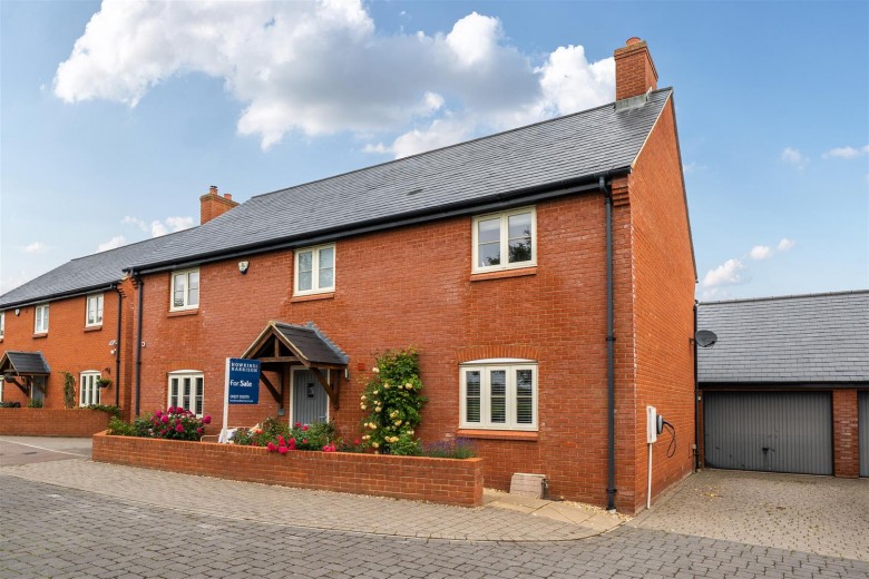 Click the photo for more details of Paddock View, Old Stratford, MK19