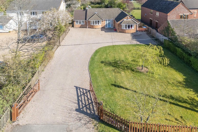 Click the photo for more details of Chapel Lane, Barnacle, Coventry, CV7
