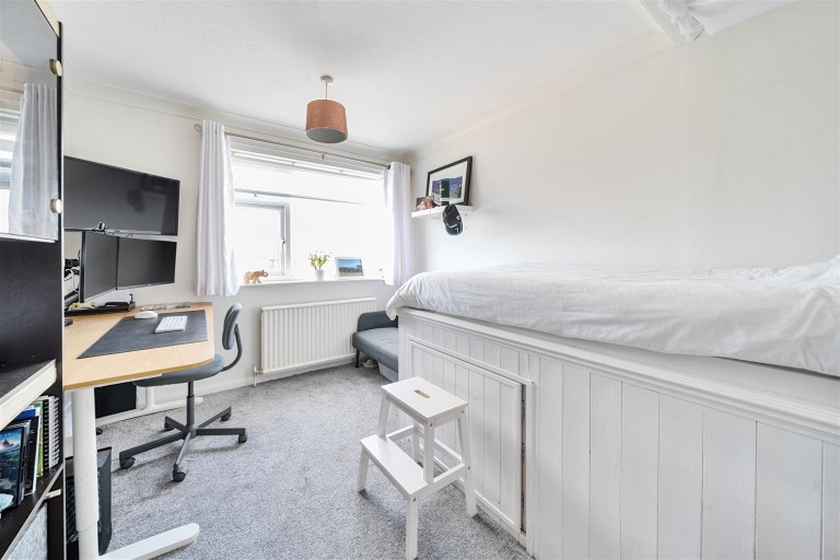 Images for Hillside Avenue, Silverstone, NN12