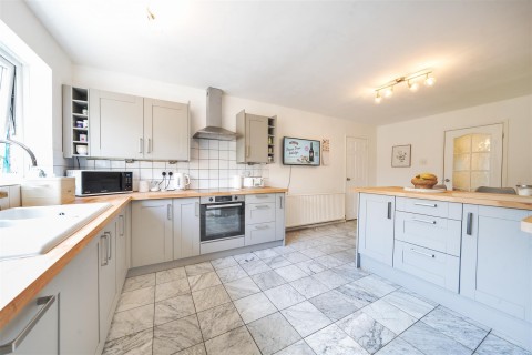 Click the photo for more details of Hillside Avenue, Silverstone, NN12