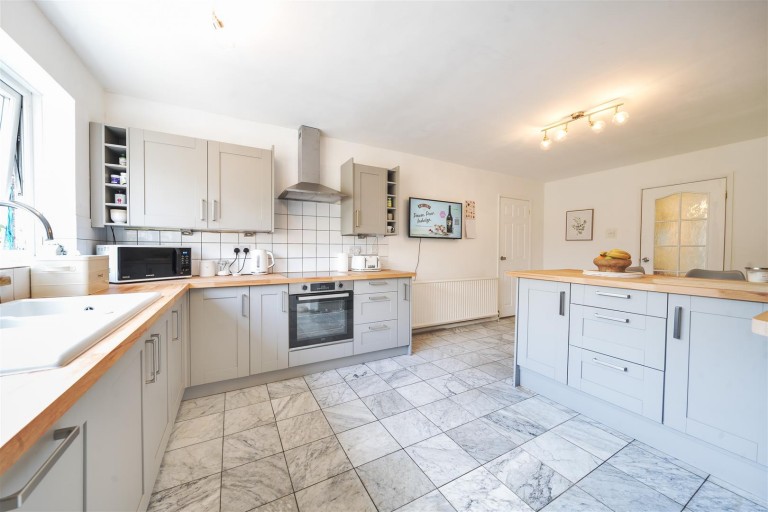 Images for Hillside Avenue, Silverstone, NN12