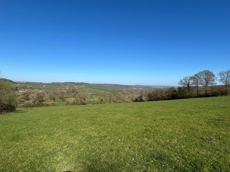 Click the photo for more details of Farway, Colyton
