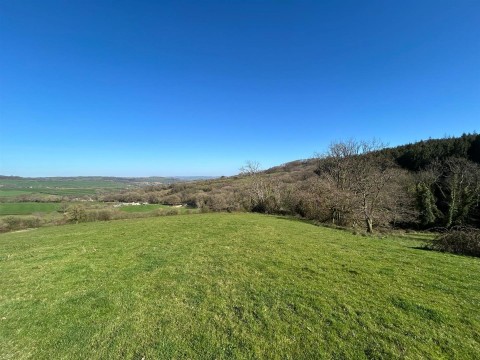 Click the photo for more details of Farway, Colyton