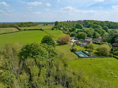 Click the photo for more details of Ramsden, Oxfordshire
