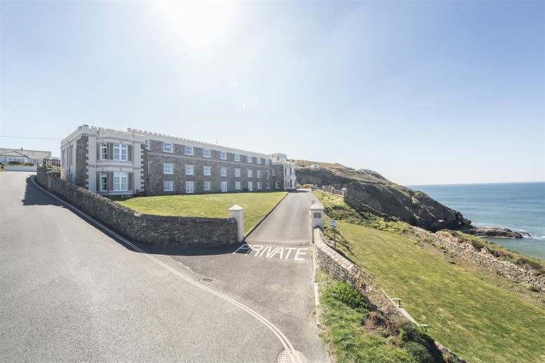 Click the photo for more details of Droskyn Castle, Cliff Road, Perranporth