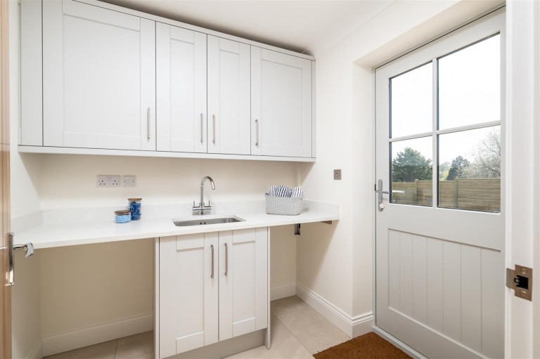Images for Halls Close, Braughing