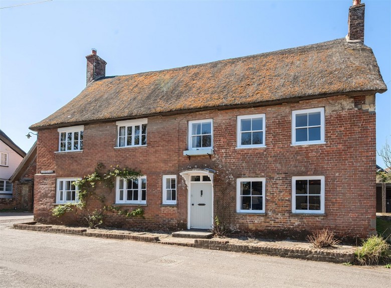 Click the photo for more details of Higher Street, Okeford Fitzpaine, Blandford Forum