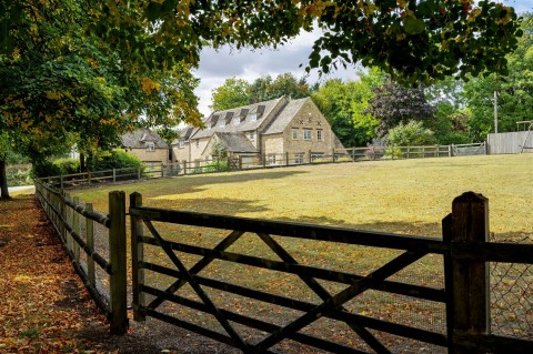 Click the photo for more details of Shilton Lane, Oxfordshire