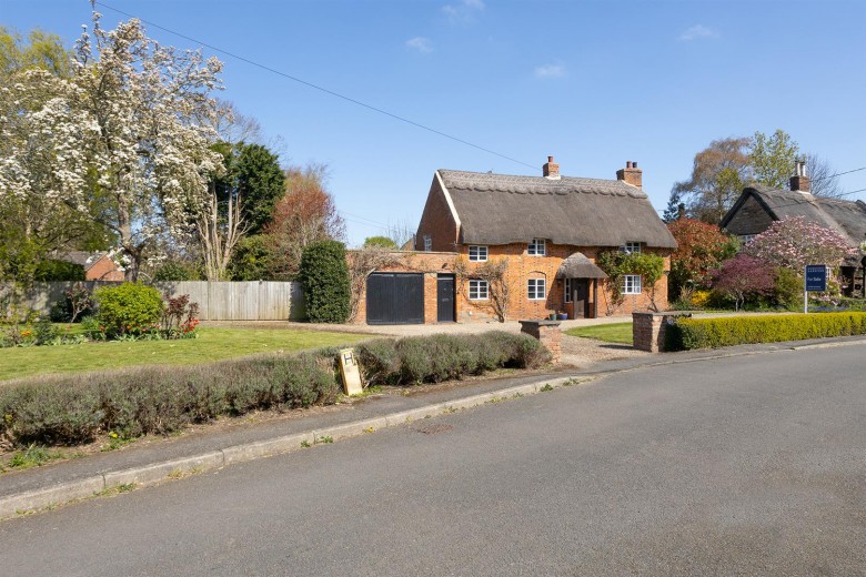 Click the photo for more details of Essen Lane, Kilsby, Rugby, CV23