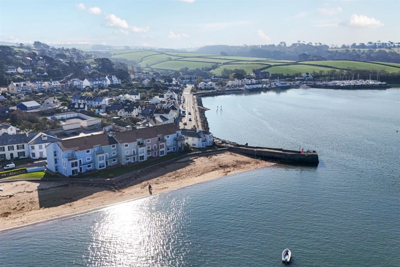 Click the photo for more details of Marine Parade, Instow, Bideford