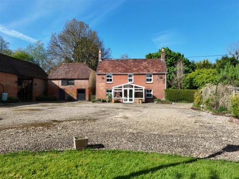 Click the photo for more details of Kings Stag, Sturminster Newton