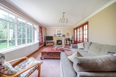 Click the photo for more details of Long Buckby Road, Daventry, NN11