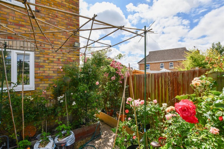 Images for Kingfisher Drive, Burwell