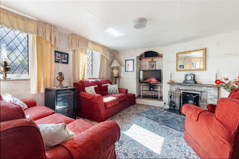 Click the photo for more details of Fore Street, Aveton Gifford, Kingsbridge