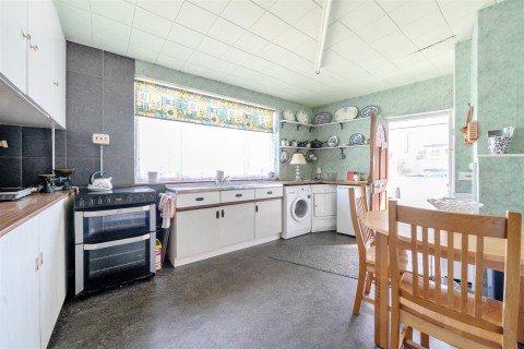 Click the photo for more details of Grove Lane, Weston, NN12