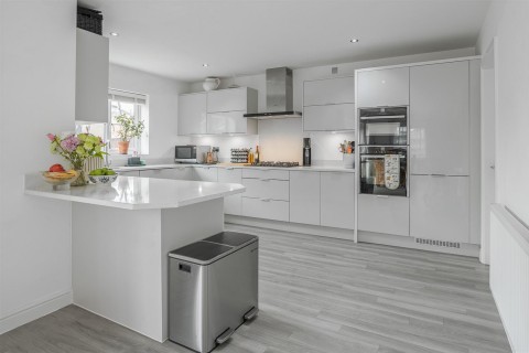 Click the photo for more details of Earle Gardens, Dunchurch, Rugby, CV22