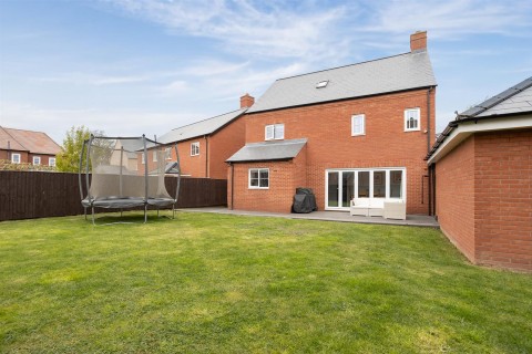Click the photo for more details of Earle Gardens, Dunchurch, Rugby, CV22