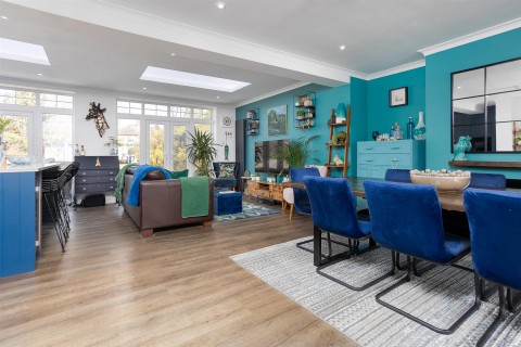 Click the photo for more details of Hillmorton Road, Rugby, CV22