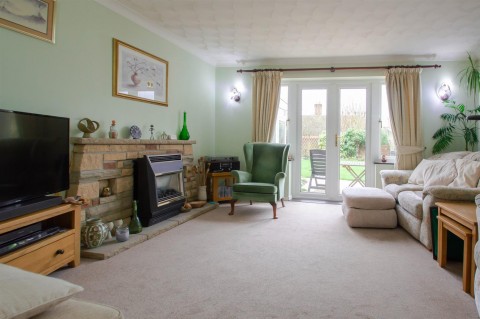 Click the photo for more details of Farmerie Road, Hundon