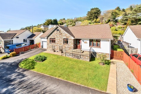 Click the photo for more details of Buzzacott Close, Combe Martin, Ilfracombe