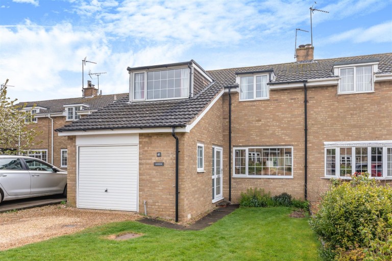 Images for Gullivers Close, Horley