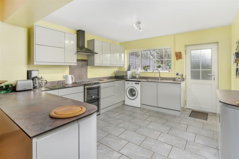 Images for Gullivers Close, Horley