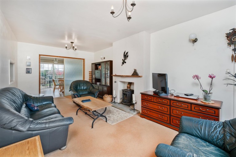 Images for Gullivers Close, Horley