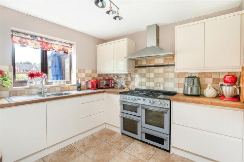 Click the photo for more details of Woburn Close, Banbury