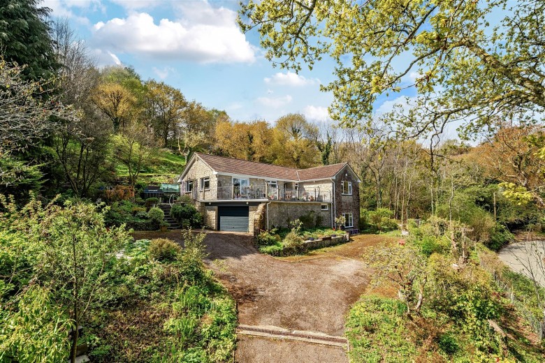 Click the photo for more details of Ryall Road, Ryall