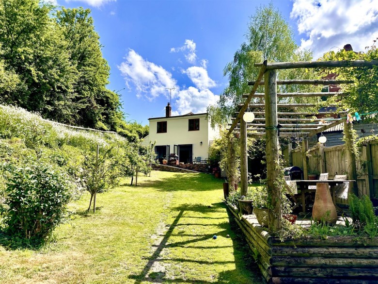 Click the photo for more details of Silver Street, Misterton, Crewkerne