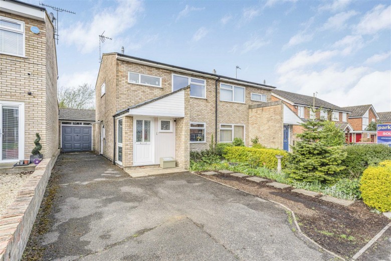 Click the photo for more details of Cowleaze, Chinnor