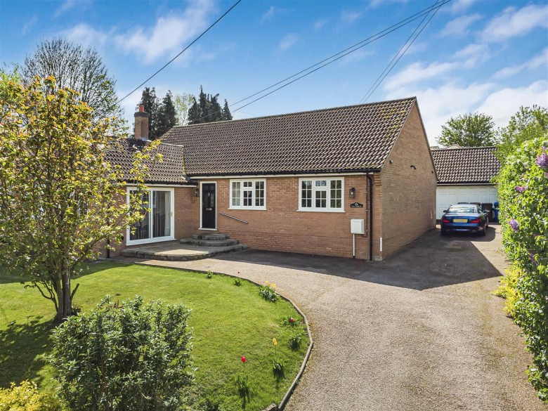 Click the photo for more details of White Horse Road, Kedington, Haverhill