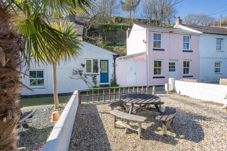 Click the photo for more details of Porthallow, St. Keverne, Helston