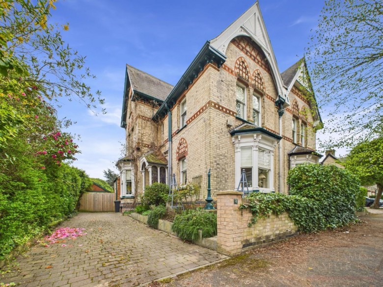 Click the photo for more details of Alexandra Road, Stoneygate, Leicester