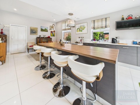 Click the photo for more details of Alexandra Road, Stoneygate, Leicester