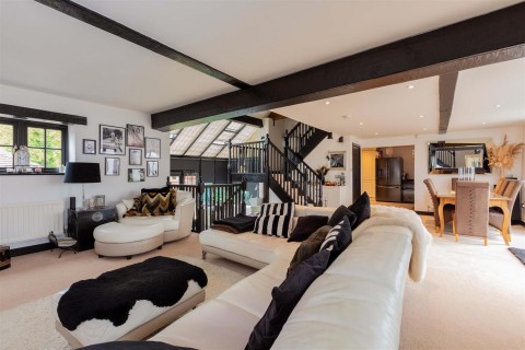 Click the photo for more details of Hill Road, Lewknor, Watlington