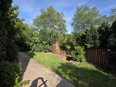 Click the photo for more details of Church Close, Blackfordby, DE11